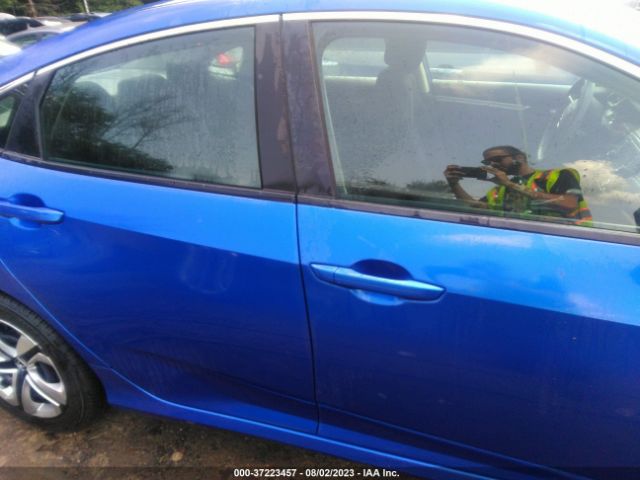 2HGFC2F5XHH550900 Honda Civic Sedan Lx