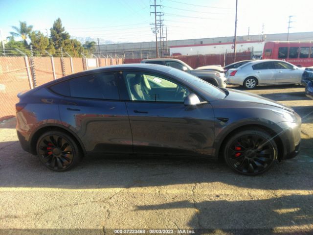 7SAYGDEF2NF561007 Tesla Model Y Performance