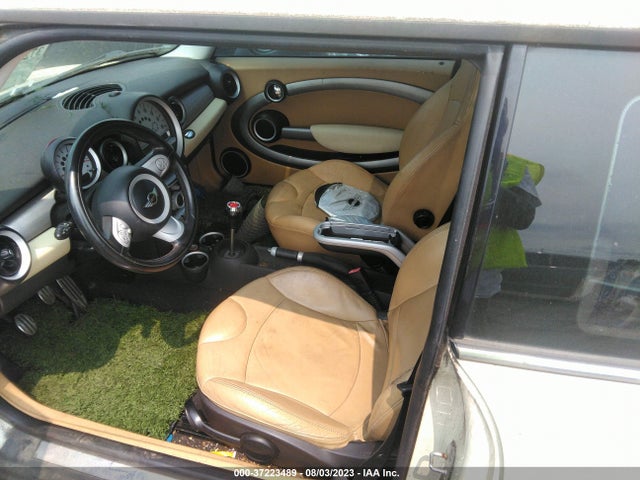 2009 MINI COOPER S WMWMF73529TT94965 Photo 4