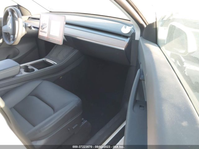 7SAYGDEE1NF447359 Tesla Model Y Long Range
