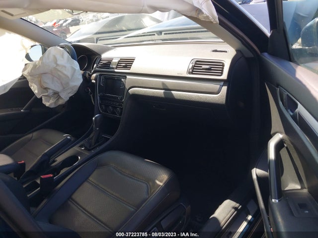 1VWAA7A39JC003186 Volkswagen Passat 2.0t S/r-line