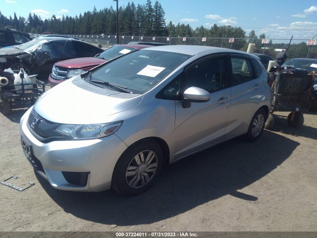 Honda FIT LX 2015 3HGGK5H5XFM706356 Image 2