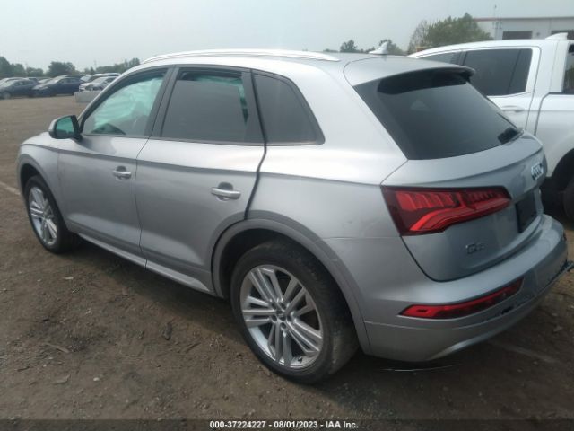 WA1ANAFY0J2245230 Audi Q5 2.0t Tech Premium/2.0t Premium