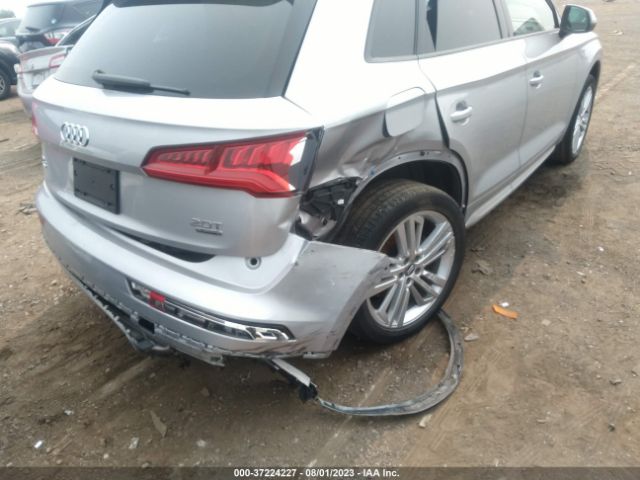 WA1ANAFY0J2245230 Audi Q5 2.0t Tech Premium/2.0t Premium