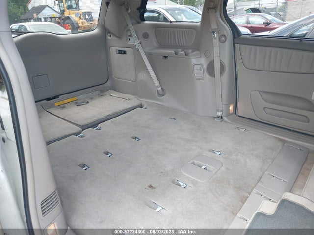 2010 TOYOTA SIENNA XLE VIN: 5TDDK4CCXAS032946