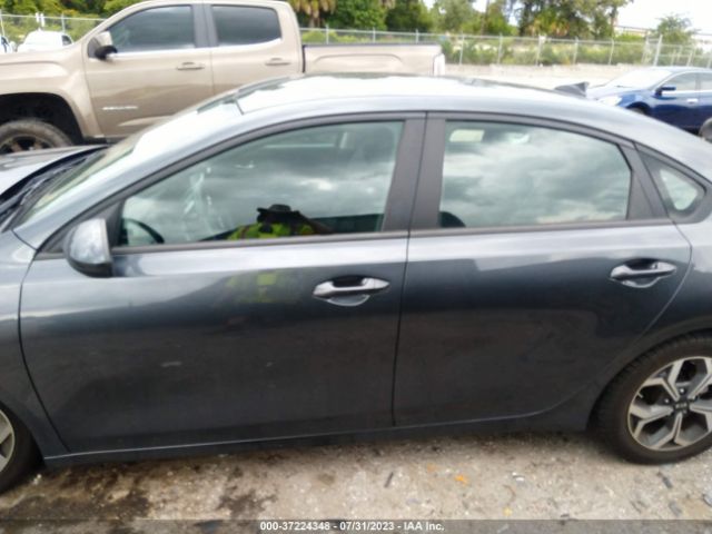 3KPF24ADXME267110 KIA Forte Lxs