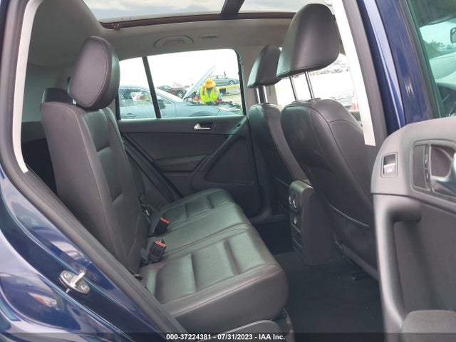 2013 VOLKSWAGEN TIGUAN SE W/SUNROOF & NAV VIN: WVGAV7AX4DW526303