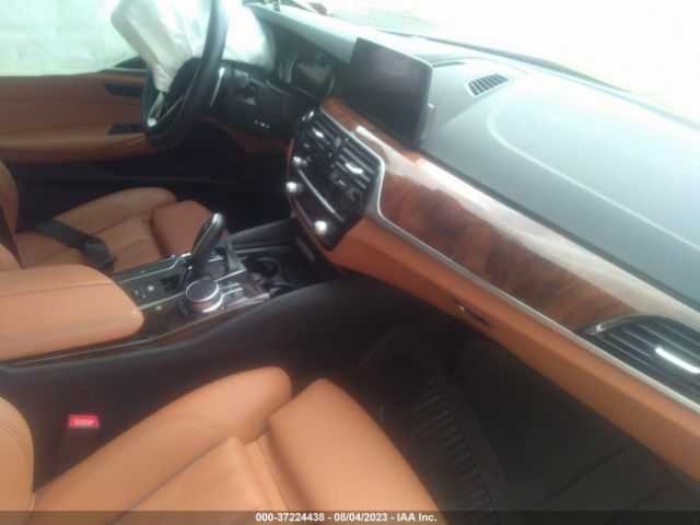 WBAJA7C52KG910872 BMW 5 Series 530i Xdrive