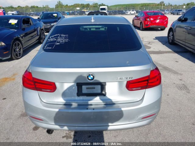 WBA8E1G58HNU13985 BMW 3 Series 320i