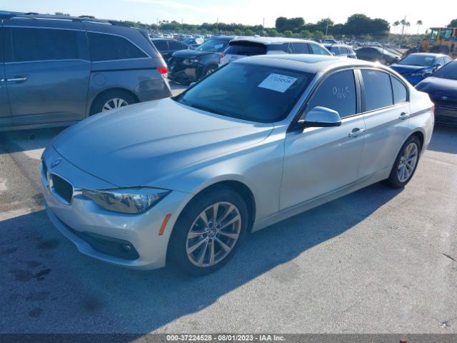 WBA8E1G58HNU13985 BMW 3 Series 320i