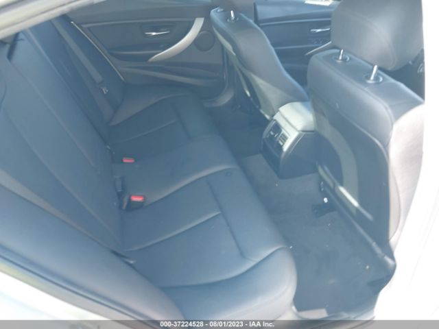 WBA8E1G58HNU13985 BMW 3 Series 320i