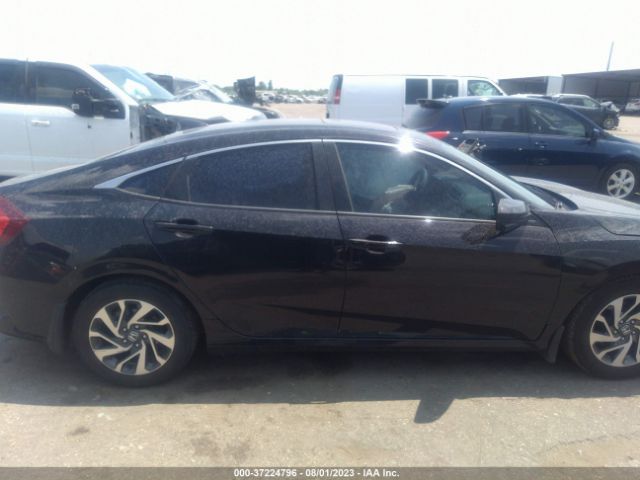 19XFC2F72JE042650 Honda Civic Sedan Ex