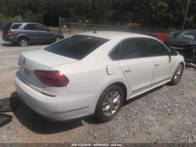 1VWAT7A3XGC034580 Volkswagen Passat 1.8t S