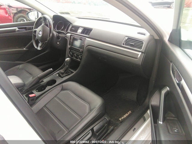 1VWDT7A39HC077600 Volkswagen Passat R-line W/comfort Pkg