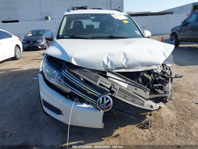WVGBV7AX7HK000815 Volkswagen TIGUAN
