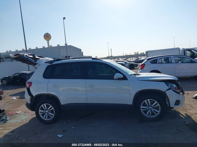 WVGBV7AX7HK000815 Volkswagen TIGUAN