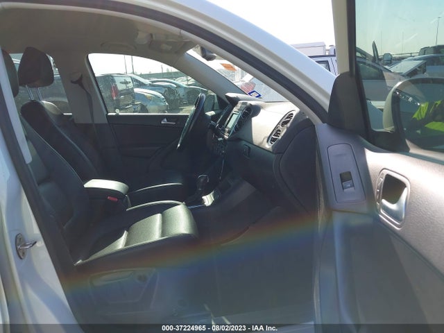 WVGBV7AX7HK000815 Volkswagen TIGUAN