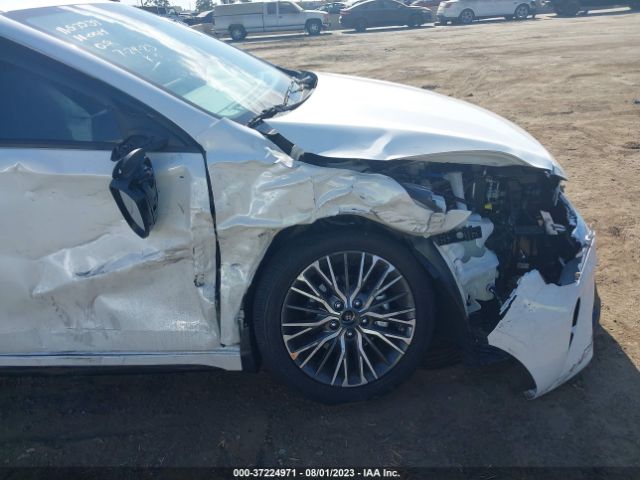 3KPF54AD4NE509835 KIA Forte Gt-line