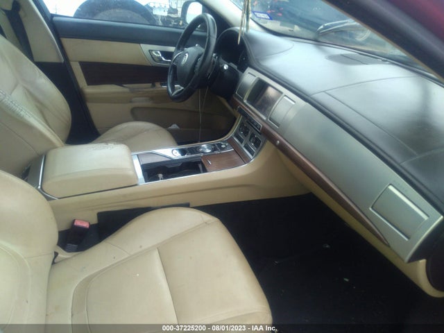 2012 JAGUAR XF SAJWA0FB6CLS28508 Photo 4