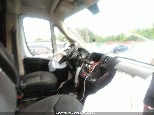 3C6TRVDG3JE114534 RAM Promaster Cargo Van