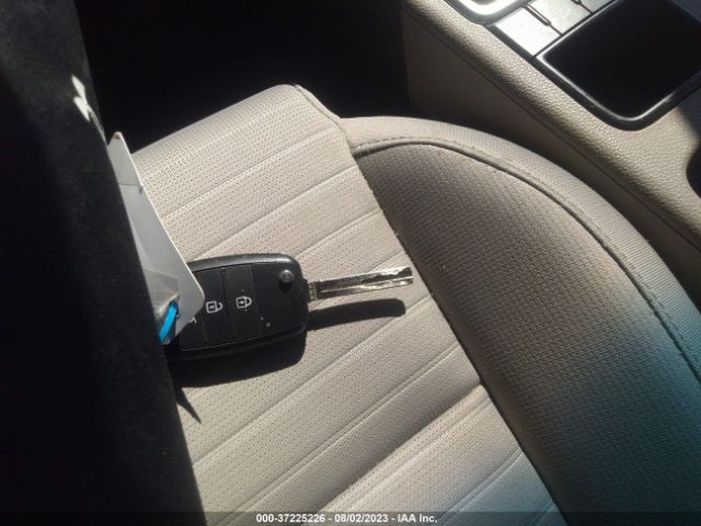 KNDPMCACXH7100087 KIA Sportage Lx