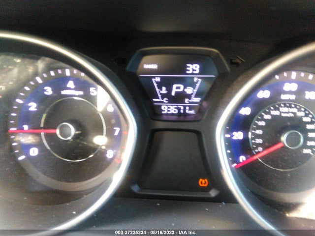 2016 HYUNDAI ELANTRA SE VIN: 5NPDH4AE0GH668454
