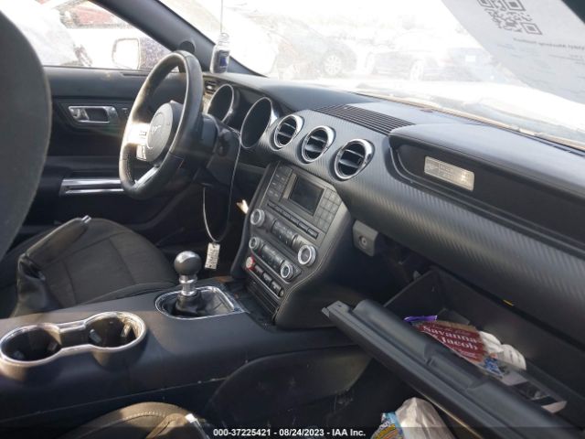 1FA6P8AM7G5261814 Ford Mustang V6