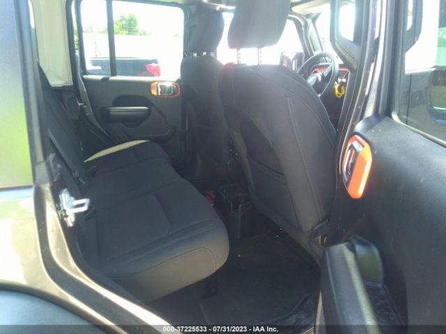 1C4HJXDN8JW210813 Jeep Wrangler Unlimited Sport S