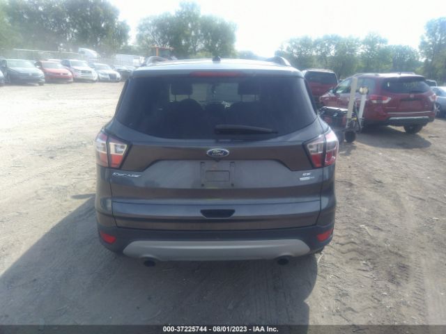 1FMCU9G95HUC42972 Ford ESCAPE SE