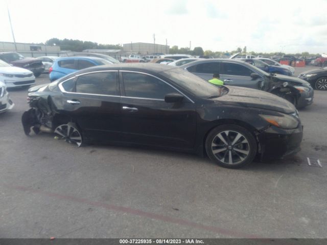 1N4AL3AP2HN318067 Nissan Altima 2.5 Sr