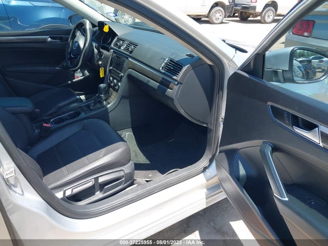 1VWBT7A34GC027368 Volkswagen Passat 1.8t Se