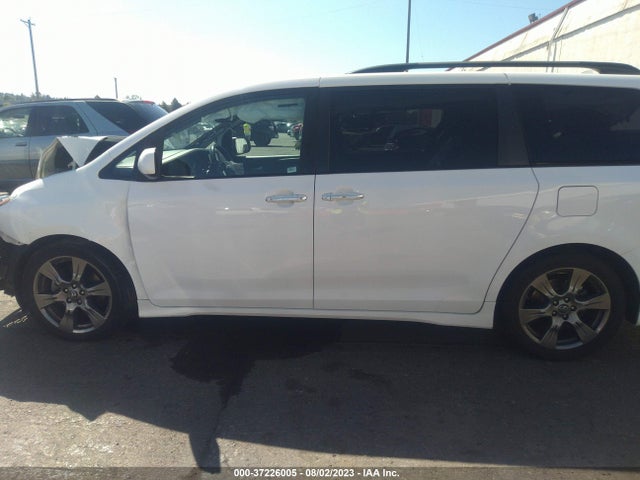 Toyota Sienna Se 8 Passenger 2018 5TDXZ3DC2JS942303 Image 14
