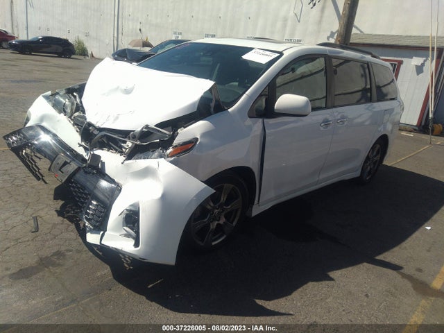 Toyota Sienna Se 8 Passenger 2018 5TDXZ3DC2JS942303 Image 2