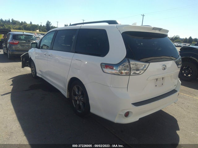 Toyota Sienna Se 8 Passenger 2018 5TDXZ3DC2JS942303 Image 3