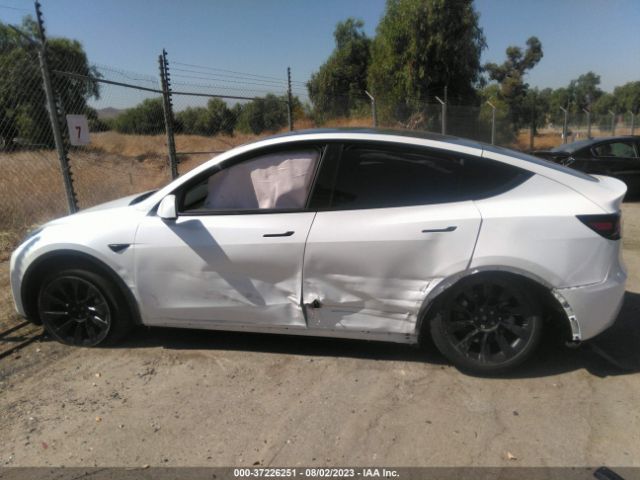 7SAYGDEE6PA033915 Tesla Model Y Long Range