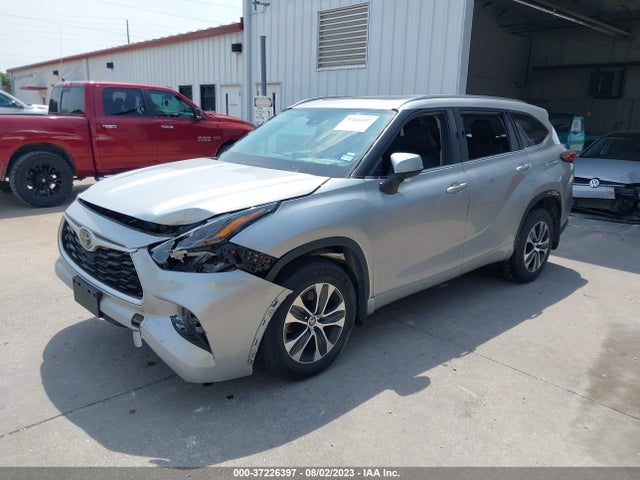 Toyota Highlander Xle 2021 5TDGZRBH2MS136550 Image 2