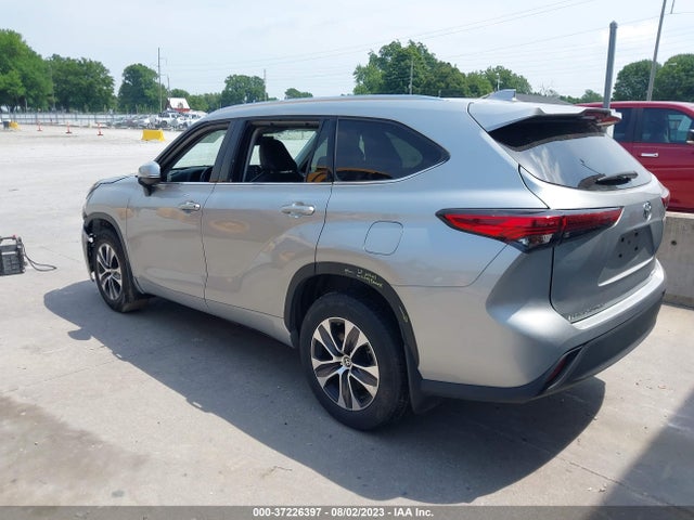 Toyota Highlander Xle 2021 5TDGZRBH2MS136550 Image 9