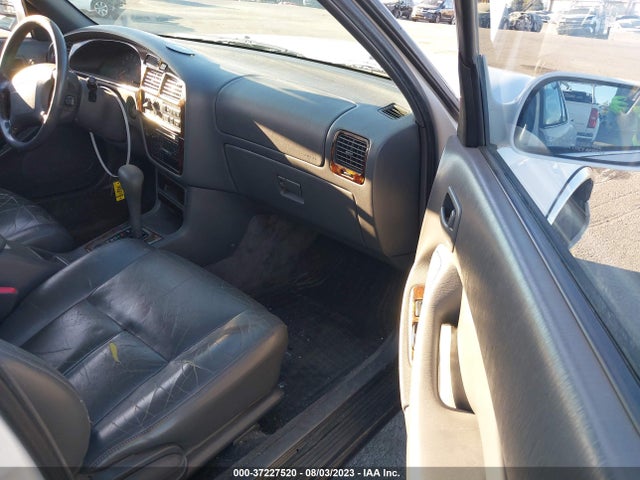 1994 TOYOTA CAMRY XLE VIN: JT2GK13E2R0072961