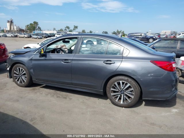 4S3BNAF66K3033114 Subaru Legacy Premium