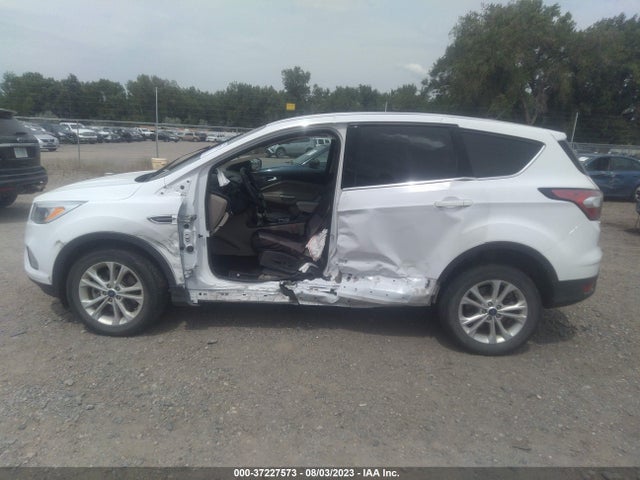 1FMCU9GD7HUE98325 Ford ESCAPE SE