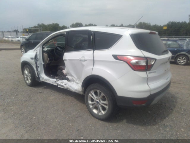 1FMCU9GD7HUE98325 Ford ESCAPE SE