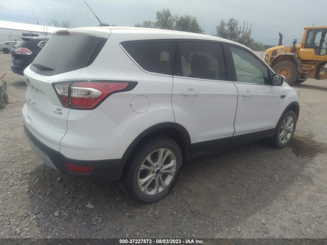 1FMCU9GD7HUE98325 Ford ESCAPE SE