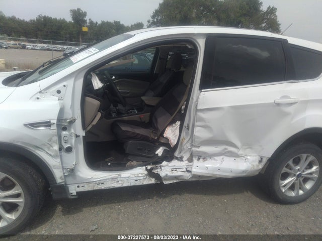 1FMCU9GD7HUE98325 Ford ESCAPE SE
