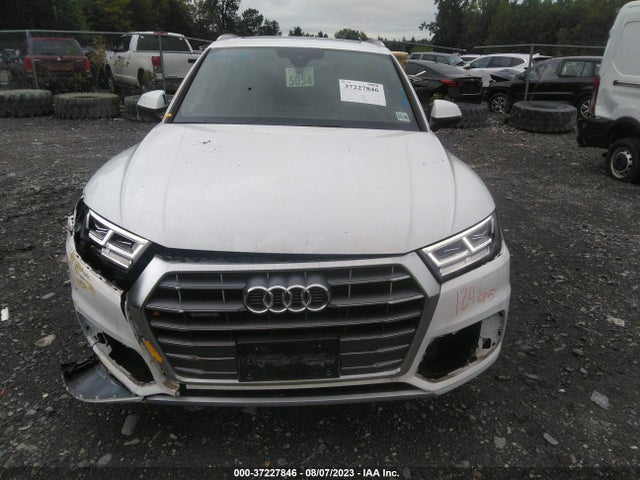 WA1BNAFY1K2103300 Audi Q5 Premium Plus