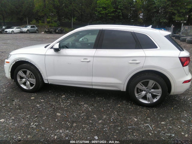 WA1BNAFY1K2103300 Audi Q5 Premium Plus