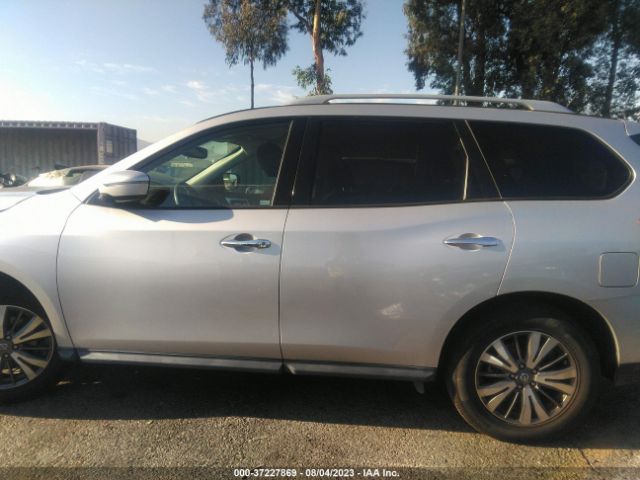 5N1DR2MN5HC696756 Nissan Pathfinder Sv