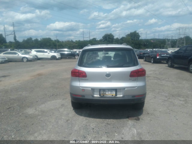 WVGBV7AX3FW578657 Volkswagen TIGUAN S