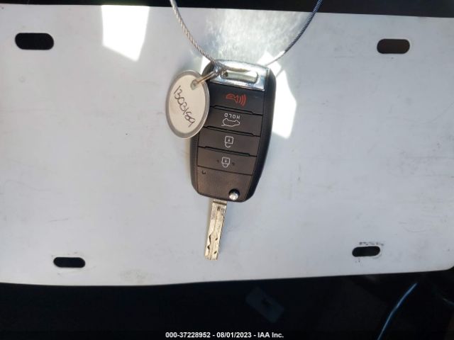 KNDJN2A27H7471311 KIA Soul Base