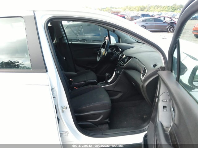 Chevrolet TRAX LS 2019 3GNCJKSB4KL118828 Image 5