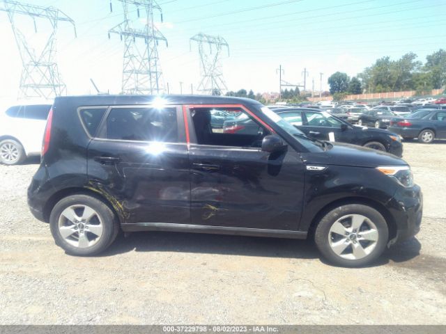 KNDJN2A2XJ7561803 KIA Soul Base